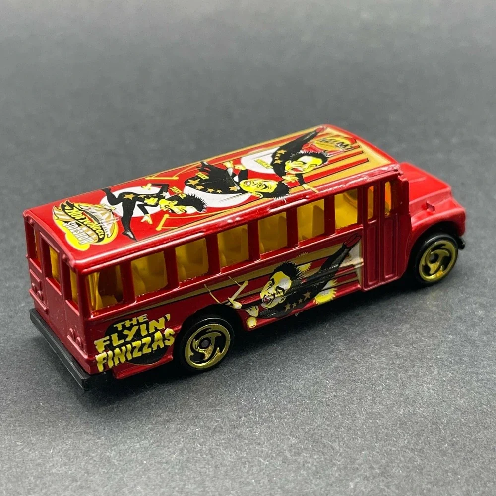 Hot Wheels Flyin' Finizzas Sideshow Chevrolet School Bus Red Diecast 1/64 Loose